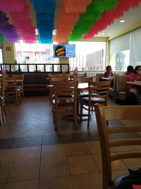 Portón Las Alamedas