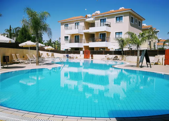 KYKLADES COMPLEX GROUND FLOOR FLAT NEXT TO POOL