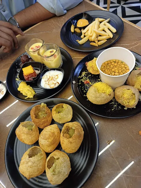 PAPA LOUIE'S PIZZA NIKOL