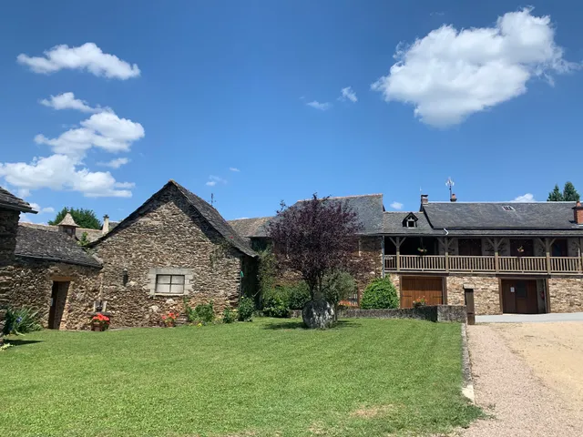 GÎTES ET CAMPING: Vacances à la ferme La Borie Basse