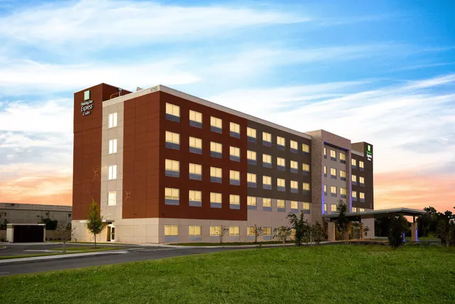 Holiday Inn Express & Suites Sanford- Lake Mary by IHG