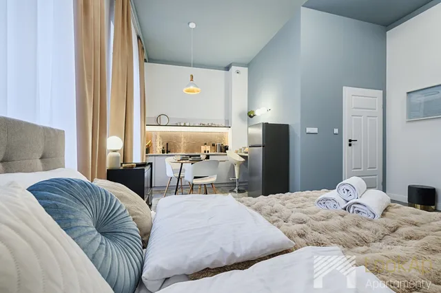 Kolorova Apart by LookAp