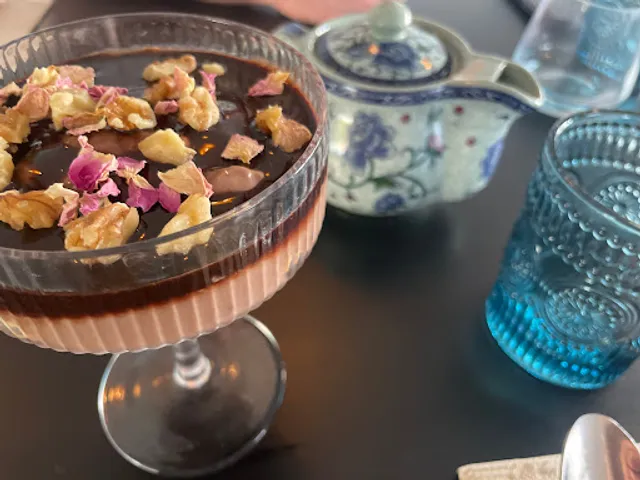 Med Lounge and Garden