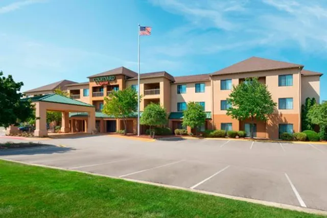 Courtyard by Marriott Akron Fairlawn