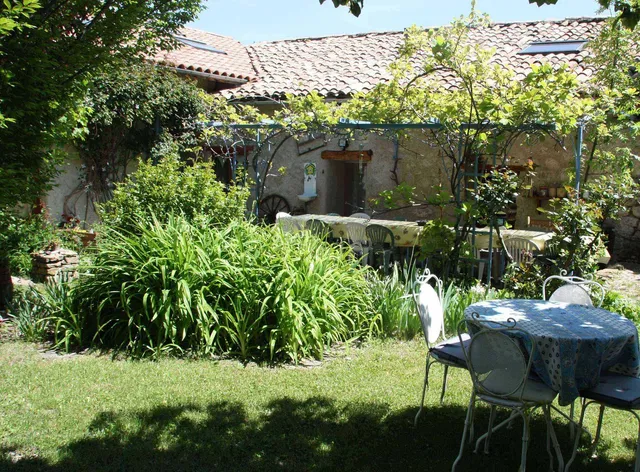 Chambres d'hôtes, Gîte, Le Chanelou Hautes-Alpes Les Vieilles Pierres du Chanelou