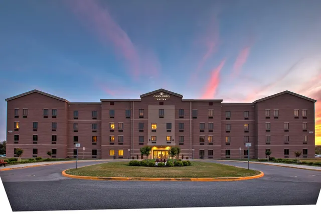 Candlewood Suites Building 4690