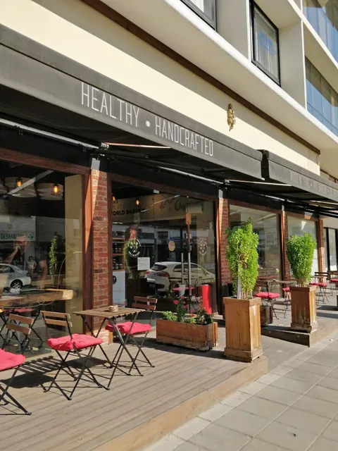 WOOD N' FIRE ART BAKERY