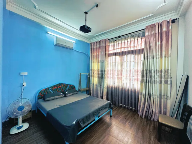 Gem’s House – Riverside-View Balcony & Private Kitchen