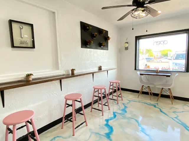 Scoop N' Buns: Ice cream, Desserts, Churros