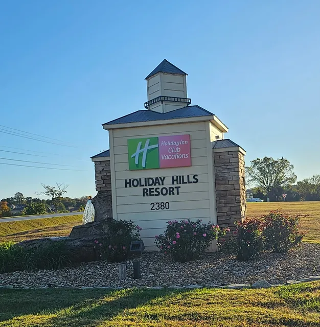 Holiday Inn Hills Resort