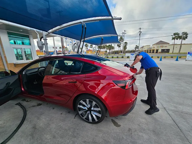 BlueWave Express Car Wash