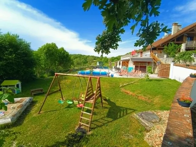 Gîte Au Pâturage Montagnard : 15 +12 personnes ( Gîte principal + chalet dortoir )