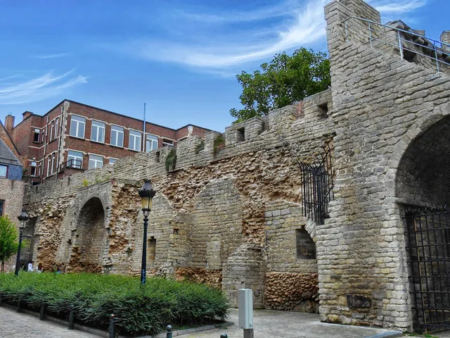 Stadsmuur en Villerstoren