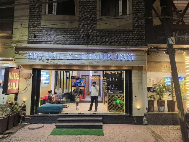 Hotel Kashmir Inn