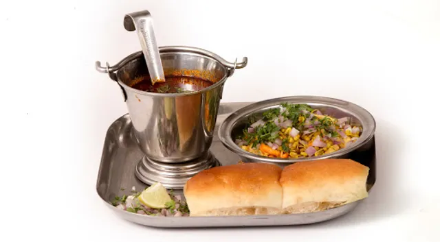 Cafe LOL and Kadak Zhatka Misal House