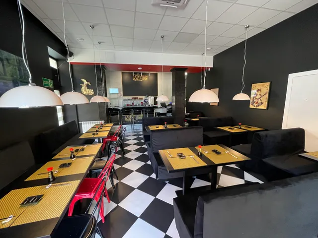 Sushi Show & Ramen Star