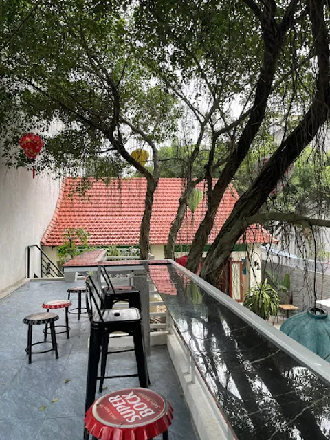 Na’s Cafe & Cocktail House