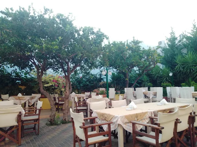 Sky Park Grill House, Restaurant