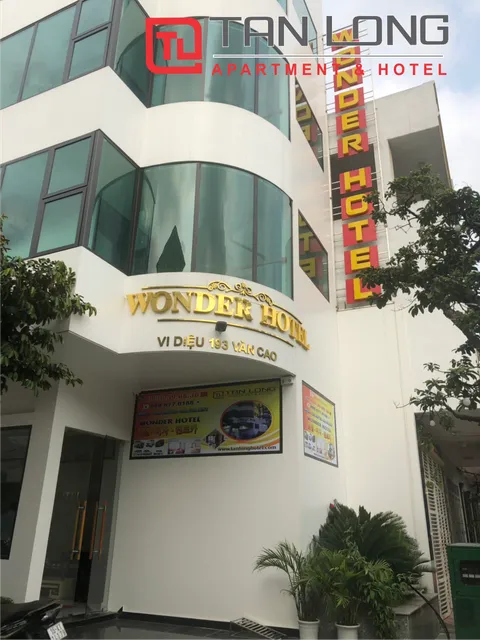 Wonder Hotel