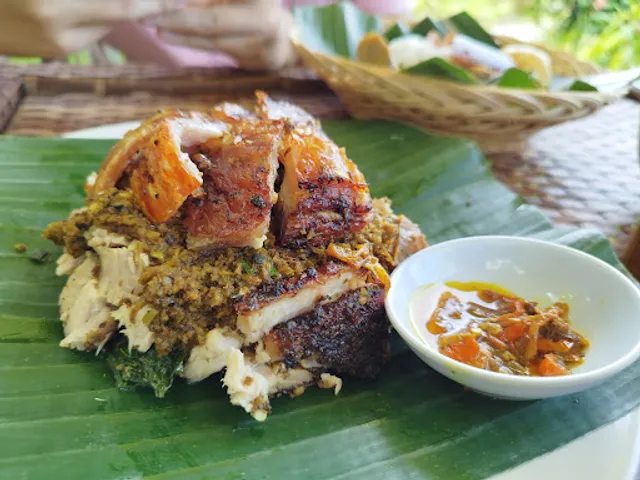 Ocin Babi Guling dan Samsam