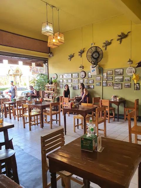 ข้าวซอยกินไหม Green Mai Reataurant