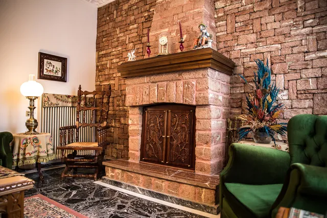 Traditional Antique Deco House