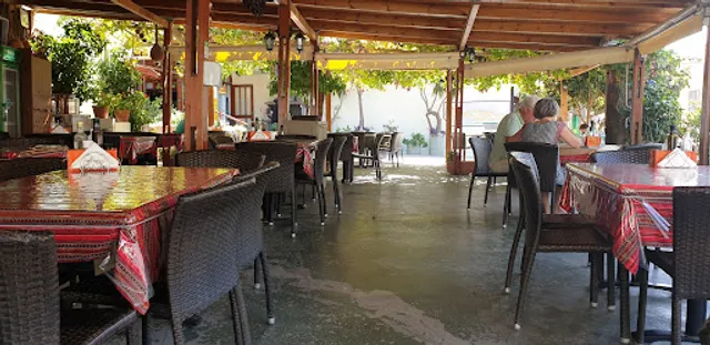 Yanni’s Restaurant