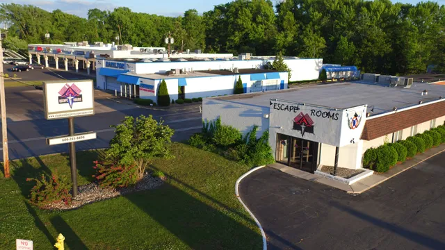 Cloak & Dagger Escape Rooms - Hamilton