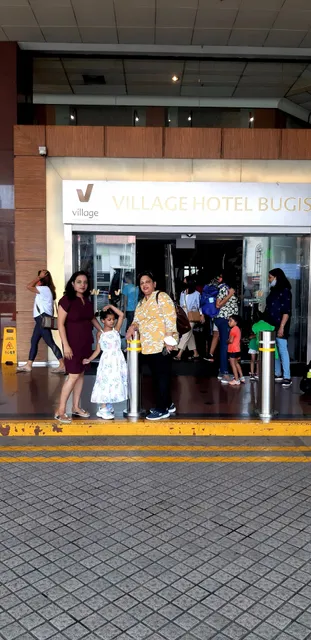 Golden Landmark Shopping Complex