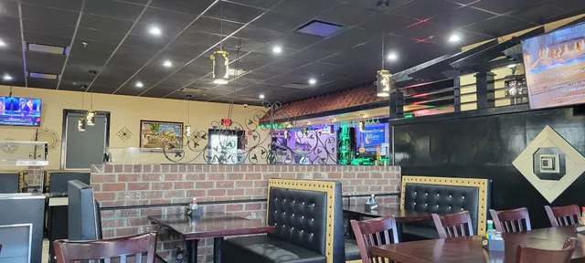 Las Palmas Bar &Grill