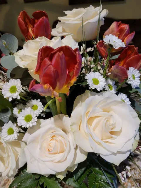 Arlene's Flowers and Gifts