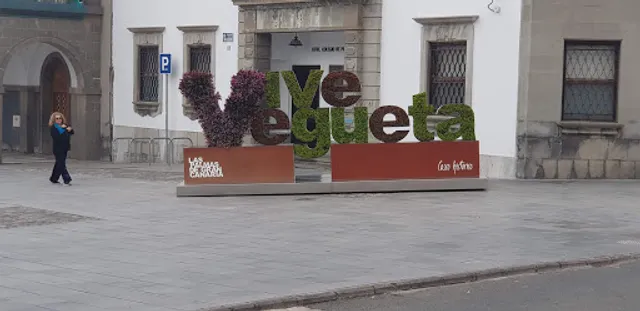 Chao Chao Noodles & Gyoza