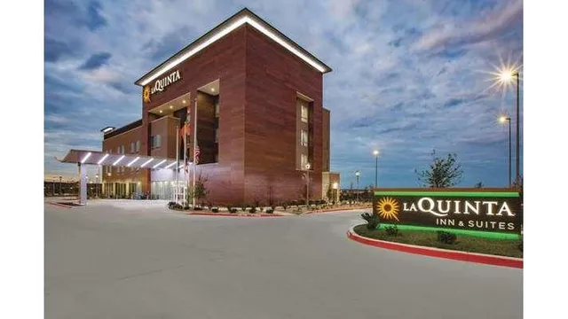 La Quinta Inn & Suites by Wyndham San Marcos Outlet Mall