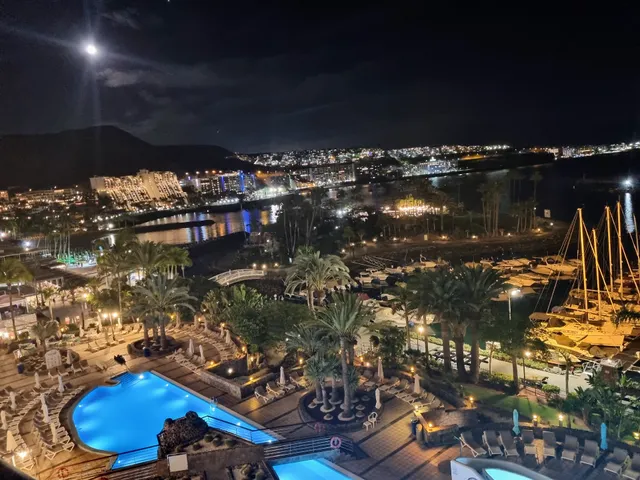 Puerto Anfi Gran Canaria