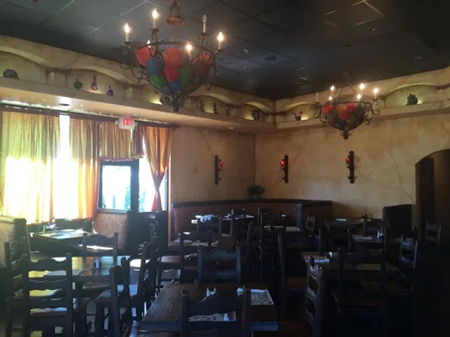 Los Reyes Bar & Grill