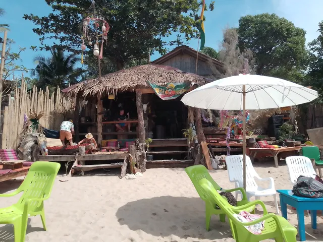 See sun bar and Restaurant