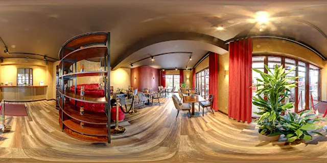 Edel & Scharf Am Yachthafen