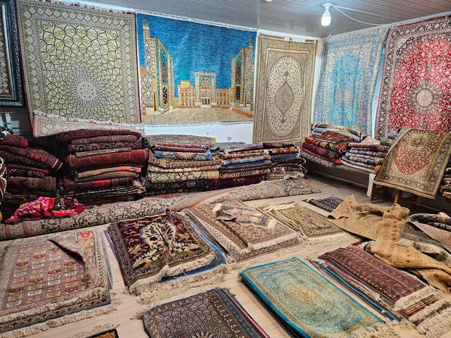 Samarkand Bukhara Silk Carpets factory