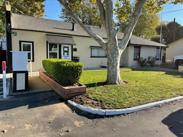 Sacramento Mobile Home & RV Park