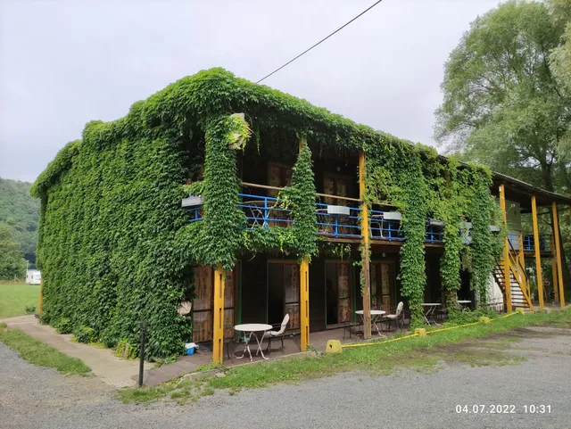 Lávkapark Camp & Hotel