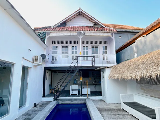 White Sandat Guest House