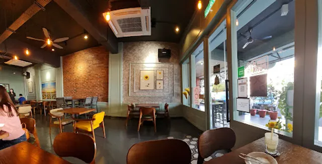 Rise & Shine Cafe Miri