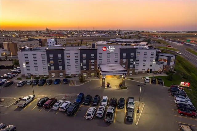 Best Western Plus Service Inn & Suites