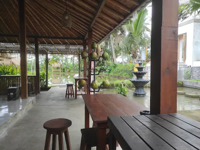 Dcarik Tibumana Pool Bar & Resto