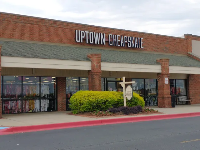 Uptown Cheapskate Cumming