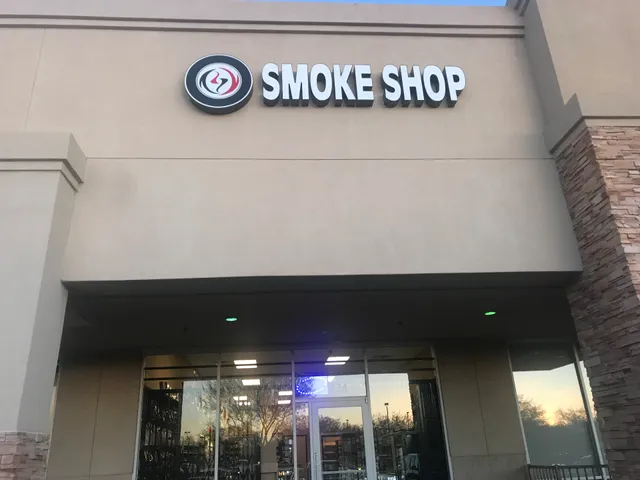 Gravitate Smoke & Vape