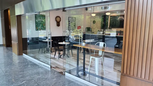 Cafe Unido - MMG Tower