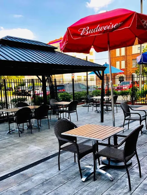 Lacoco's Pizza & Sports Club