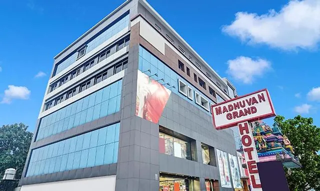 FabHotel Madhuvan Grand - Hotel in Enikepadu, Vijayawada