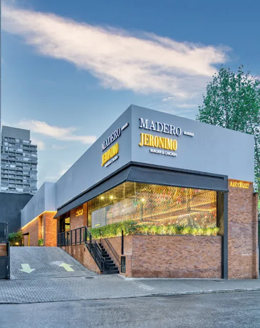 Madero & Jeronimo Burger Oscar Freire